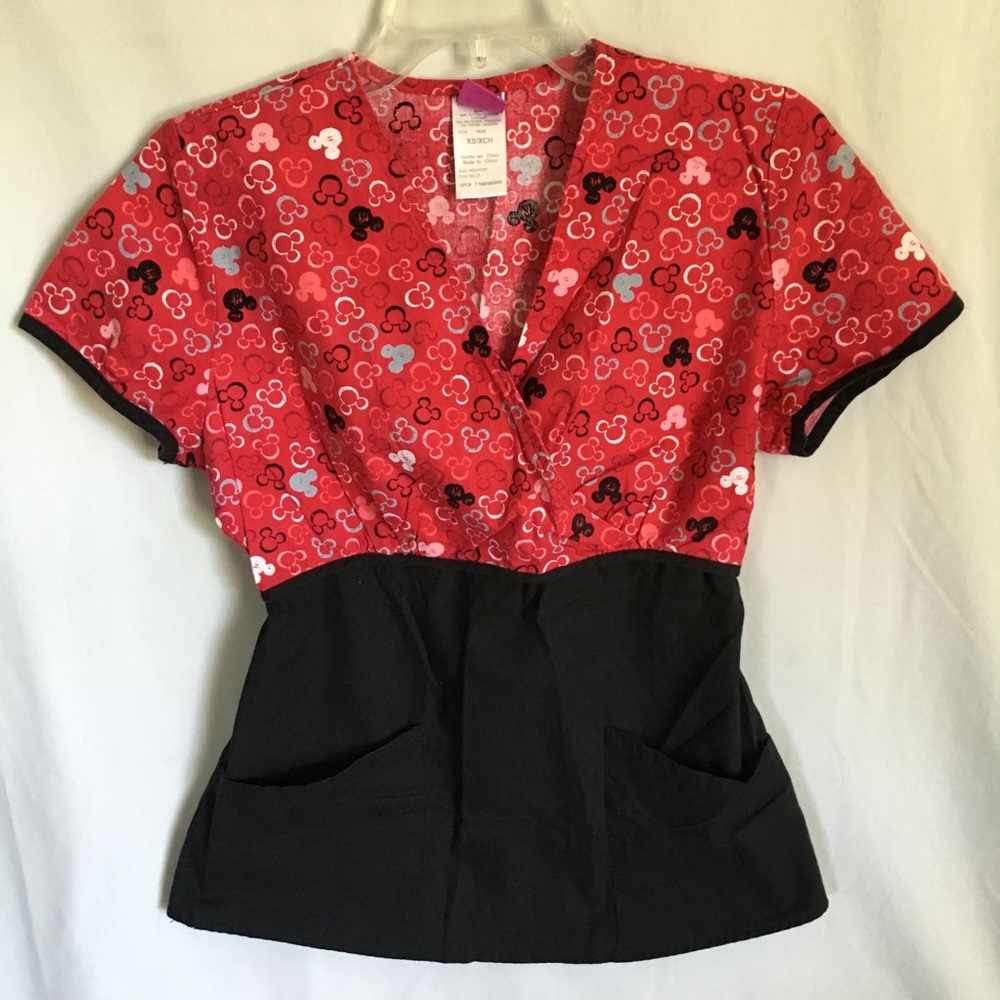 The Wonderful World of Disney Mickey Mouse Scrub Top XS